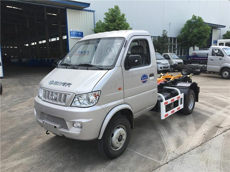 長(zhǎng)安4方勾臂式垃圾車(chē)