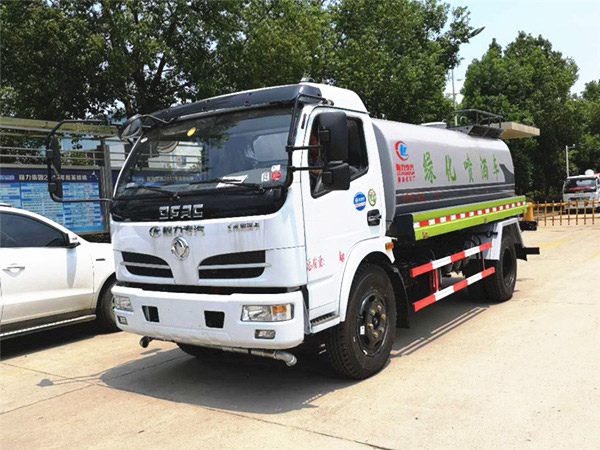 好消息  灑水車熱銷，年底灑水車現(xiàn)貨優(yōu)惠熱銷！