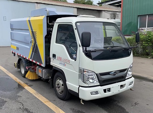 藍(lán)牌小型洗掃車(chē)