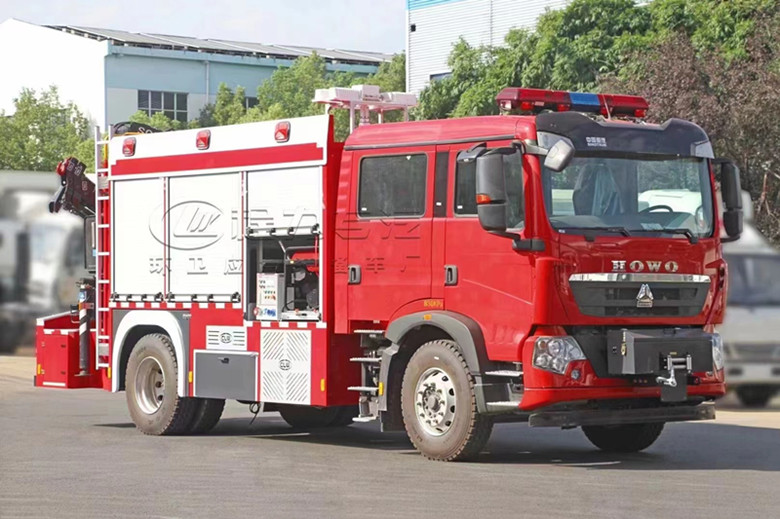 應(yīng)急消防—豪沃前四后八罐消防車推薦