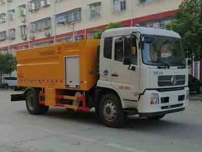 國六東風天錦清洗車