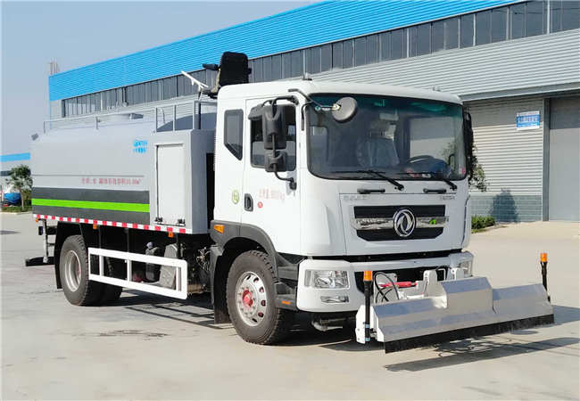 國(guó)六東風(fēng)D9清洗車(chē)