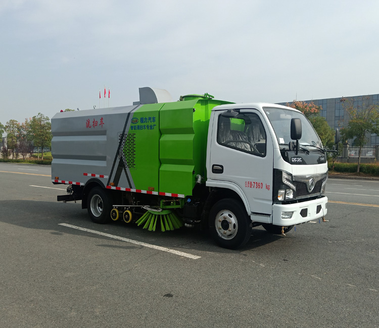 國(guó)六東風(fēng)小多利卡洗掃車(chē)