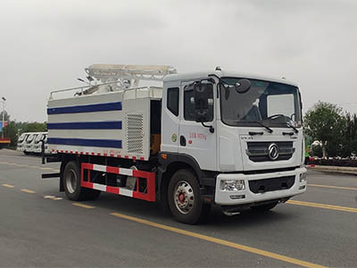 光伏板清洗—東風(fēng)D9光伏板清洗車